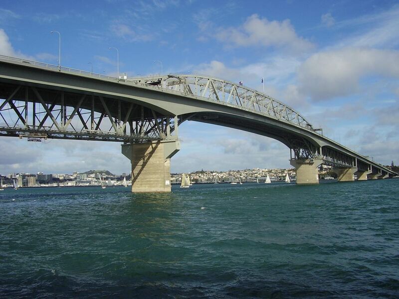 File:Auckland Habour Bridge (9380408897).jpg