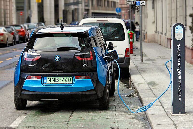 File:BMW i3 charging Hungary.jpg