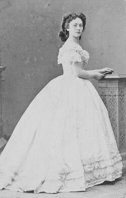 Bertha von Suttner 1860s.jpg