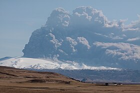 Eyjafjallajokull volcano plume 2010 04 18.JPG