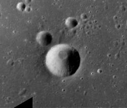 Heinrich crater AS15-M-2060.jpg