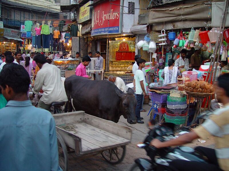 File:Delhi main bazaar.jpg