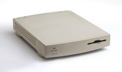 Macintosh quadra 605 warm.jpg