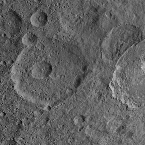 File:PIA19991-Ceres-DwarfPlanet-Dawn-3rdMapOrbit-HAMO-image49-20150922.jpg