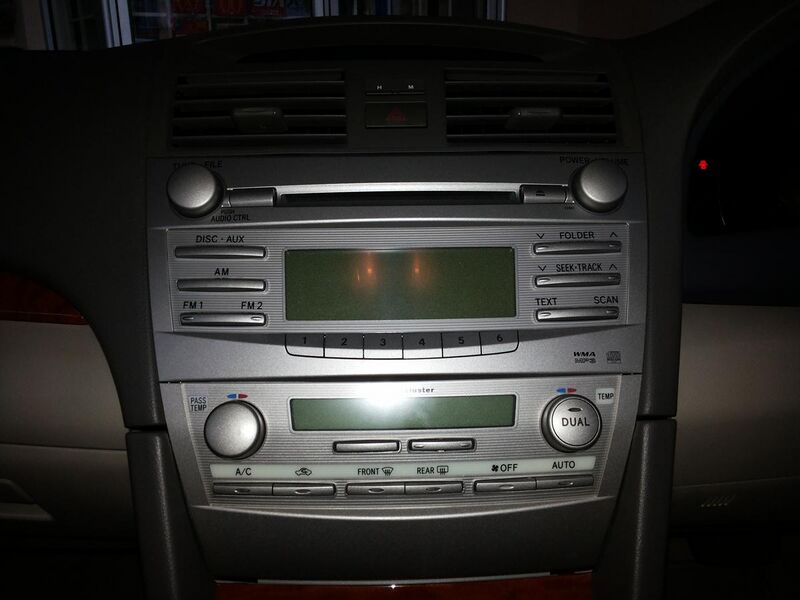 File:Toyota Camry Factory Integrated (In-Dash) Head Unit.jpg