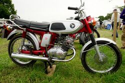 1969 Honda SS125 right side.jpg