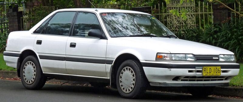File:1990 Mazda 626 (GD Series 2) 2.2i sedan (2010-12-04) 01.jpg