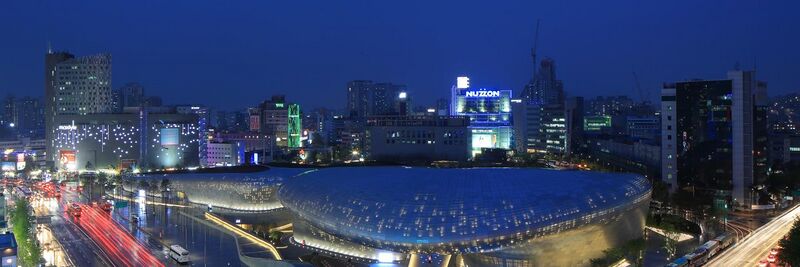 File:Dongdaemun Design Plaza at night, Seoul, Korea.jpg