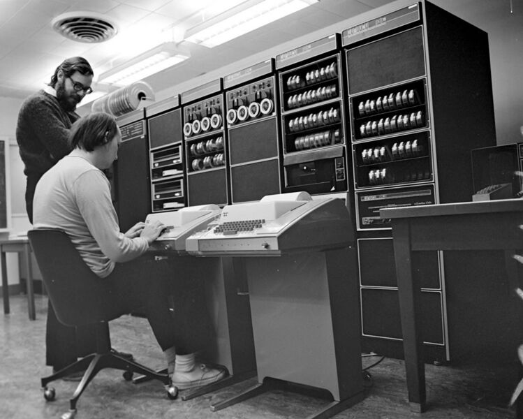File:Ken Thompson (sitting) and Dennis Ritchie at PDP-11 (2876612463).jpg