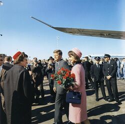 Kennedys arrive at Dallas 11-22-63.JPG