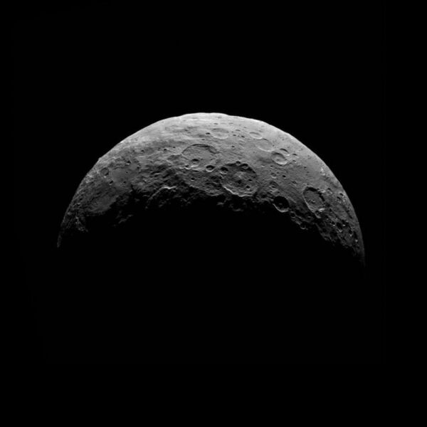 File:PIA19538-Ceres-DwarfPlanet-Dawn-RC3-image6-20150426.jpg