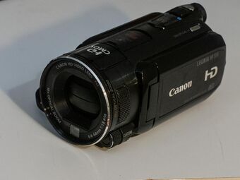 Canon HF S10.jpg