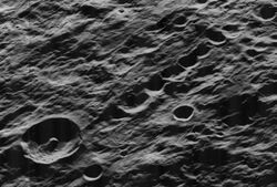 Leuschner crater Catena Leuschner 5015 h1 h2.jpg