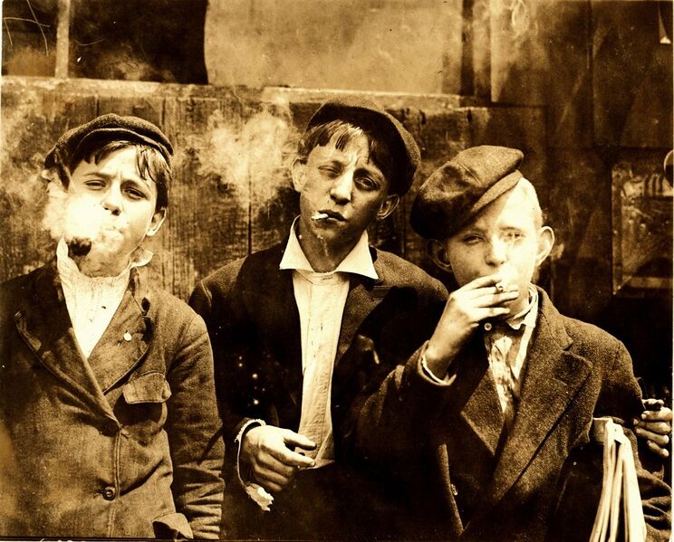 File:Lewis Hine, Newsies smoking at Skeeter's Branch, St. Louis, 1910.jpg