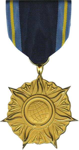 File:NASA Distinguished Public Service Medal.png