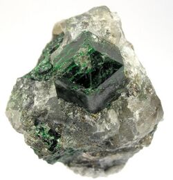 Quartz-Uvarovite-LTH15C.JPG