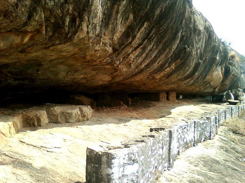 File:Rock-cut buddhist cave ruins at Gurubhaktula Konda ramatheerrtham.jpg