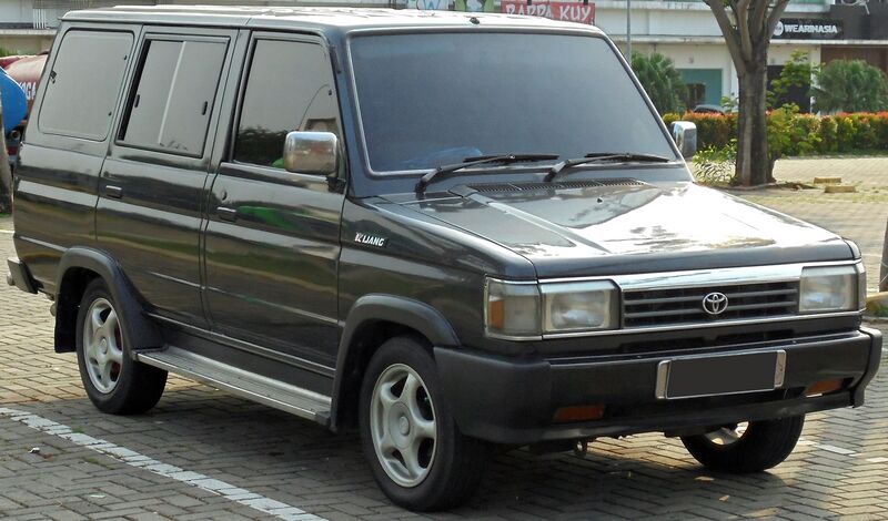 File:1995 Toyota Kijang Grand Extra 1.5 wagon (KF52; 01-12-2019), South Tangerang.jpg