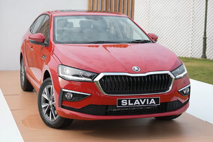 2021 Škoda Slavia 1.5 TSI Style (India) front view.png