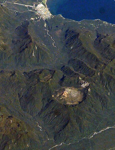 File:Chaiten Volcano NASA.jpg