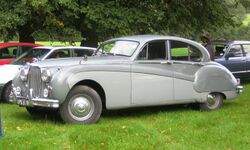 Jaguar Mark VIII in Hertfordshire.jpg