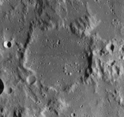 Saunder crater 4096 h3.jpg