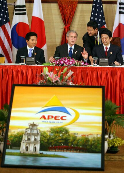 File:APEC2006 Roh Bush Abe.jpg