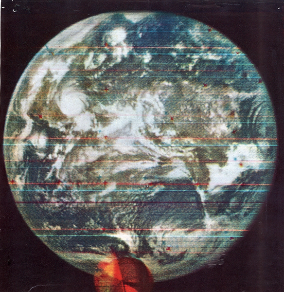 File:First color image of the earth from outer space (Dodge Satellite).png