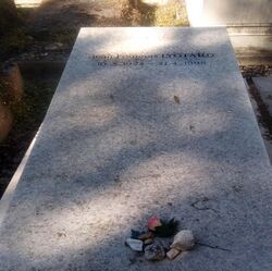 Lyotard grave, Paris.jpg