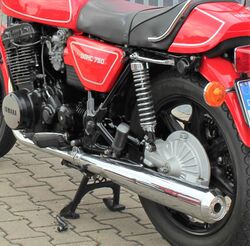 Yamaha XS 750 (re.) u. Kreidler-Eigenbau (Foto Sp) (cropped).JPG