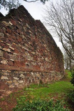 Exeter city walls (9123).jpg