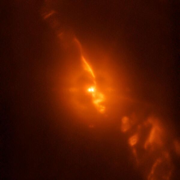 File:R Aquarii peculiar stellar relationship captured by SPHERE.jpg
