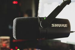 Shure MV7 microphone.jpg