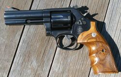 Smith and Wesson 586-7.jpg