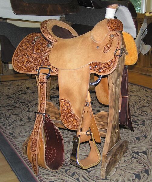 File:Tooled roping saddle.jpg