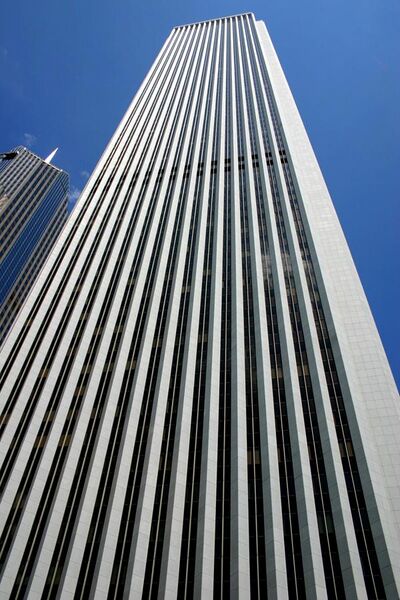 File:2004-07-14 1880x2820 chicago aon looking up.jpg