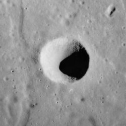 Clerke crater AS17-M-0795.jpg