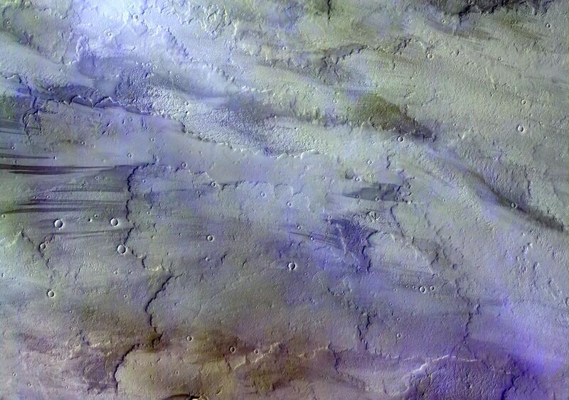 File:Clouds over lava flows on Mars ESA384876.jpg