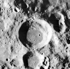 Engel'gardt crater 1038 med.jpg