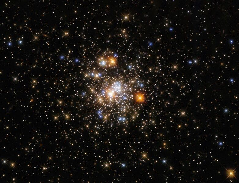 File:NGC6717 - HST - Potw2136a.jpg