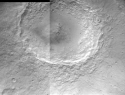 Ottumwa crater f022a22 f022a24.jpg