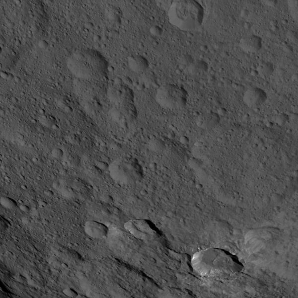 File:PIA19985-Ceres-DwarfPlanet-Dawn-3rdMapOrbit-HAMO-image43-20150921.jpg