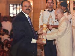 Prof Ravindra Kumar Sinha receiving Padmashri from President Pranab Mukherjee.jpg