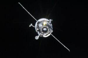 Progress 51P approaches the space station 1.jpg