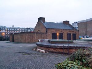 Shaft and pump house, London Water Ring Main (geograph 5546519).jpg
