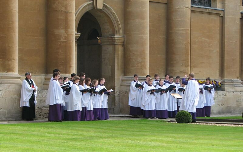 File:Choir of The Queen's College, Oxford.jpg
