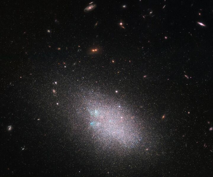 File:Hubble's Legacy UGC 685.jpg