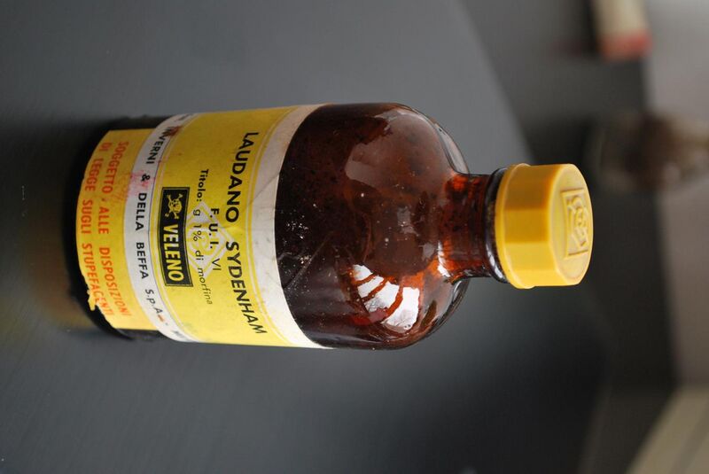 File:Old bottle of laudanum (ca. 1950s).jpg