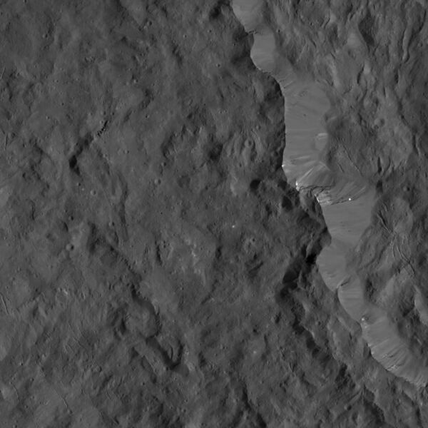 File:PIA20312-Ceres-DwarfPlanet-Dawn-4thMapOrbit-LAMO-image22-20160102.jpg