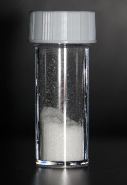 File:Sample of L-Glutamic acid.jpg